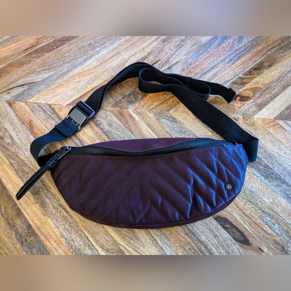 Athleta Kinetic Shine Quilted Belt Bag Crossbody New - Picture 1 of 2